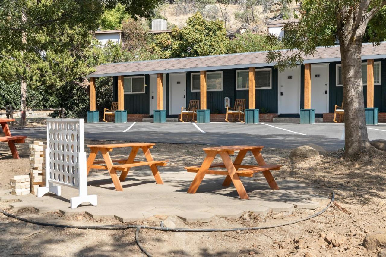 The Belle Sequoia Motel Rm9 Three Rivers Εξωτερικό φωτογραφία